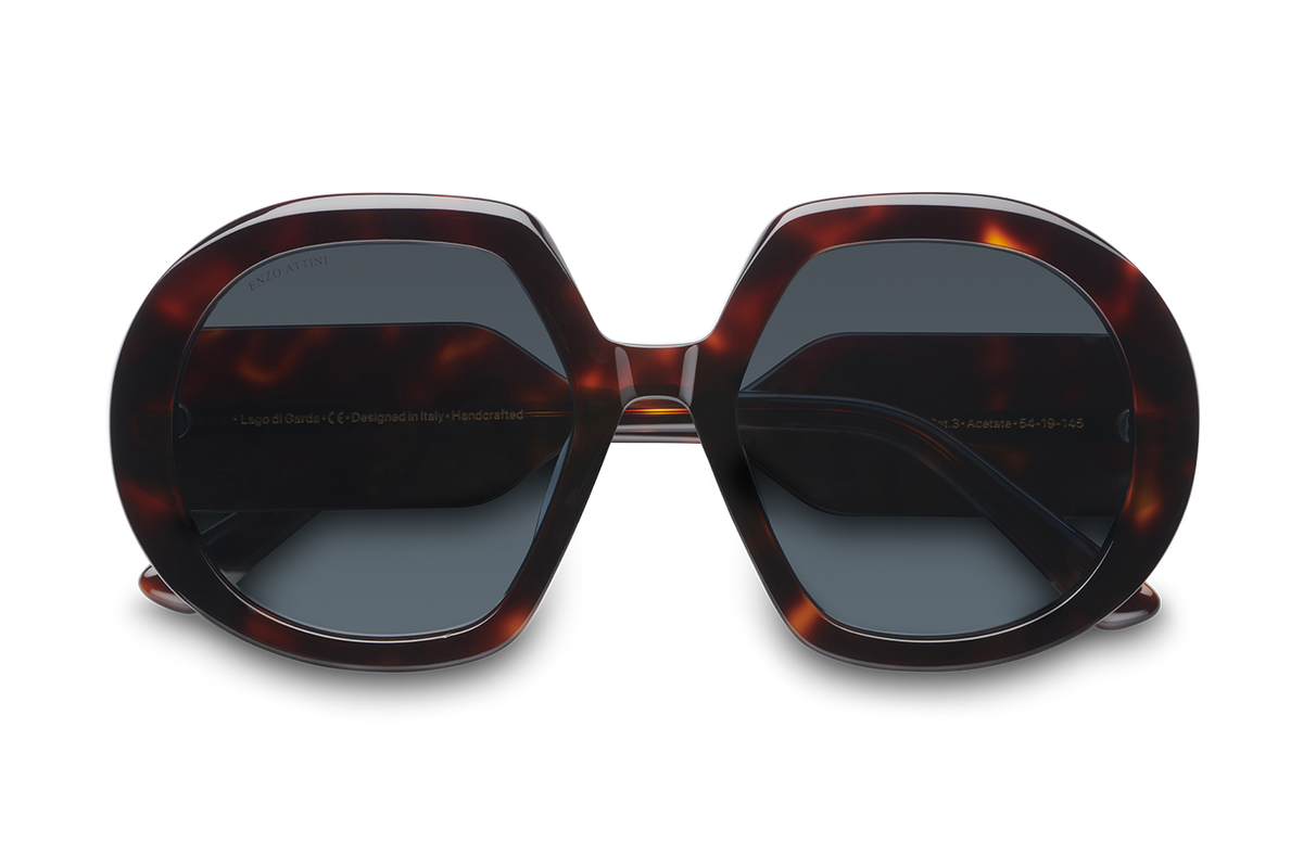 Lago di Garda / Tortoise Red + Black Lens.