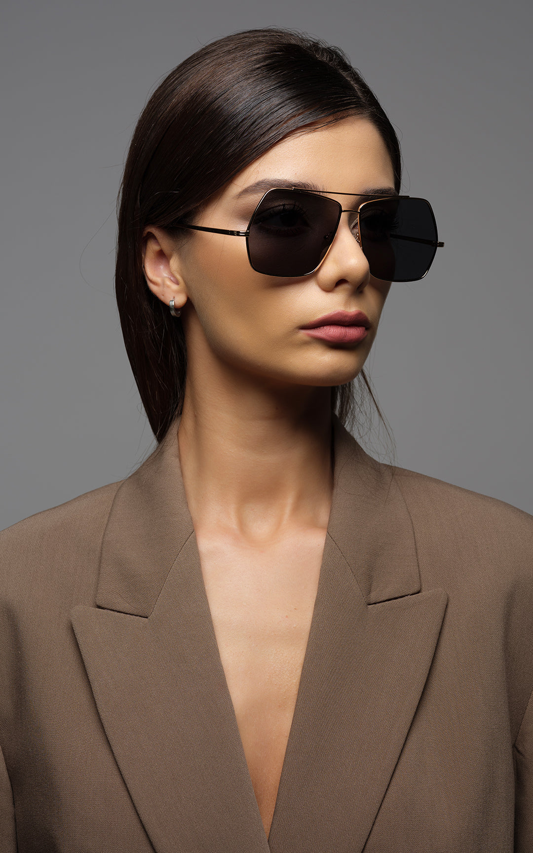 Lake Geneva / Tortoise & Gold Color + Dark Black Lens.