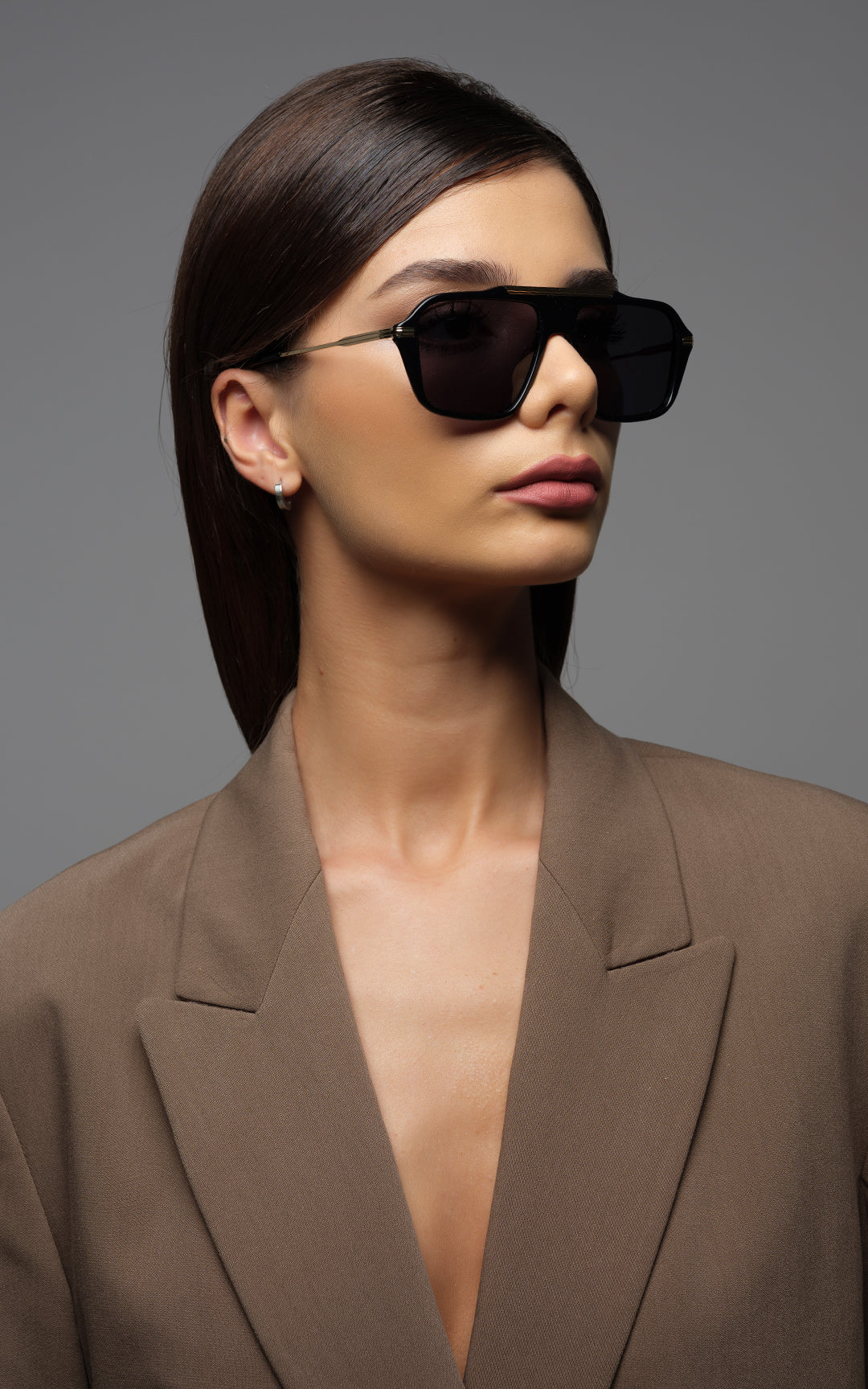 Palazzo Ducezio / Black & Gold Color + Dark Black Lens.